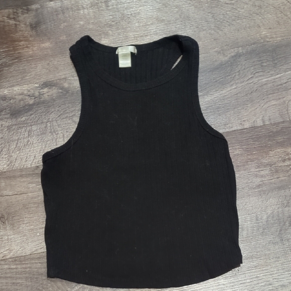 Assorted Tank Tops Collection - Picture 11 of 12